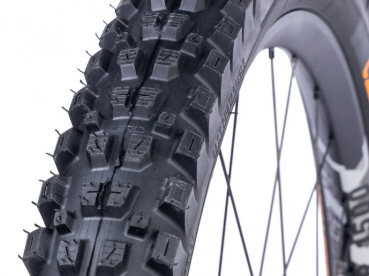 PIRELLI CAST Protagonist DualWall 29 x 2.4 Black TLR Tire