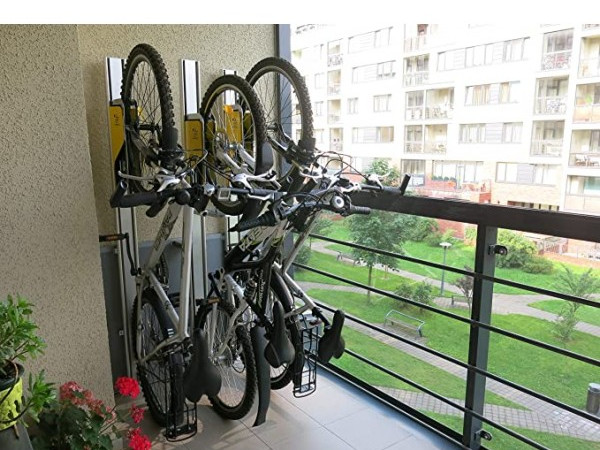 Устройство Parkis за вертикално паркиране на велосипеди